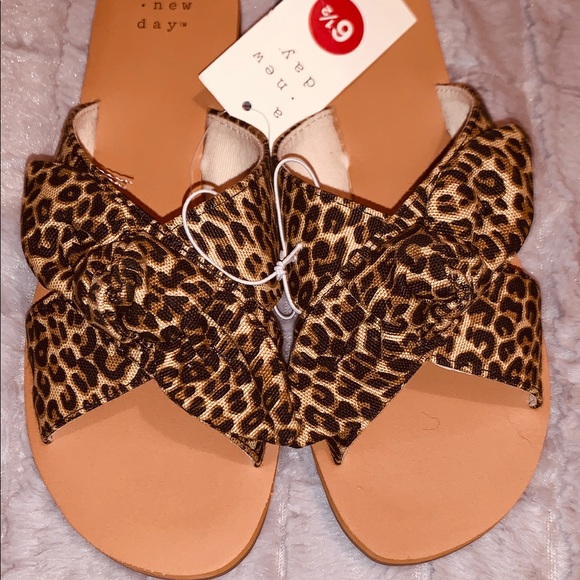 NWT Ladies size 6 1/2 sandals by : a new day - Picture 2 of 6